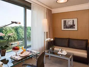 Steigenberger Airport Amsterdam Hotel 4*