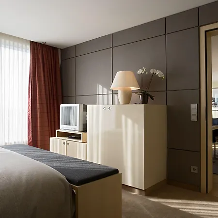 슈타이겐베르거 에어포트 암스테르담 호텔 4*